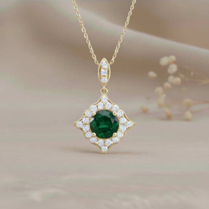 Natural Emerald & Diamond Vintage Necklace