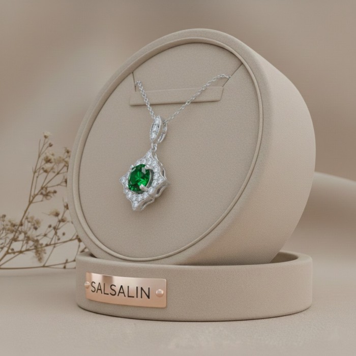 Natural Emerald & Diamond Vintage Necklace