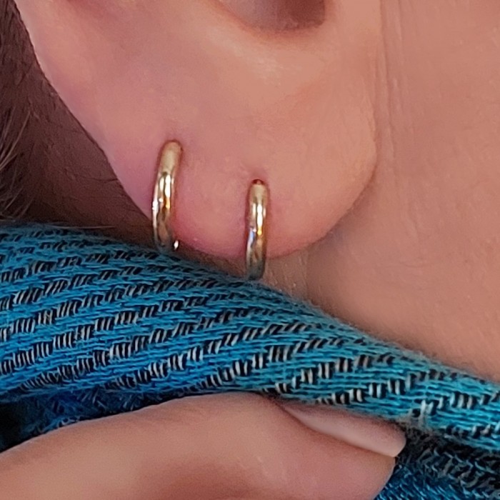 Huggie 14 Ayar Altın Halka Küpeler SS3034 Huggie 14 Ayar Altın Halka Küpeler SS3034