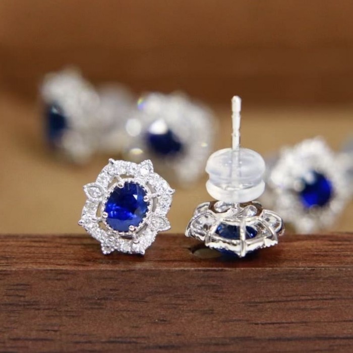 Oval Mavi Safir Ve Pırlanta Vintage Küpe SS3010 Oval Mavi Safir Ve Pırlanta Vintage Küpe SS3010