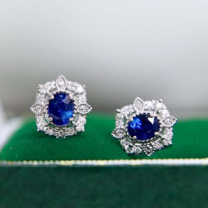 Oval Mavi Safir Ve Pırlanta Vintage Küpe SS3010 Oval Mavi Safir Ve Pırlanta Vintage Küpe SS3010