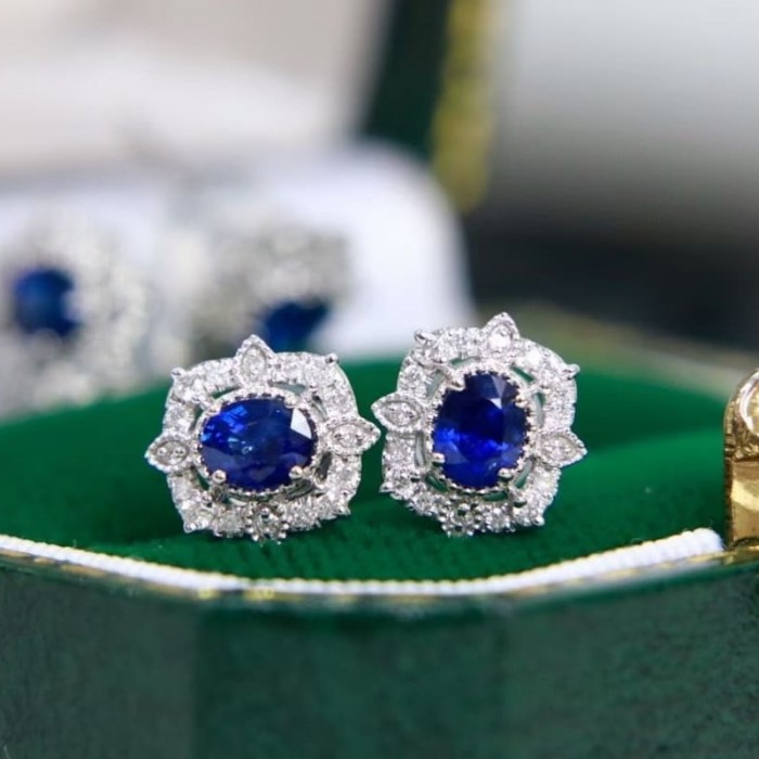 Oval Mavi Safir Ve Pırlanta Vintage Küpe SS3010 Oval Mavi Safir Ve Pırlanta Vintage Küpe SS3010