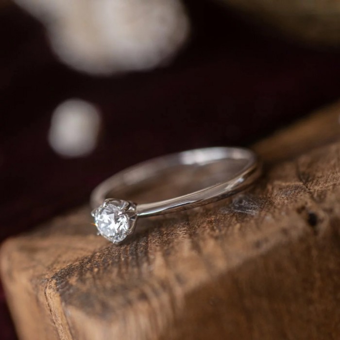 6 Tırnaklı Klasik Pırlanta Tektaş Yüzük SS0294