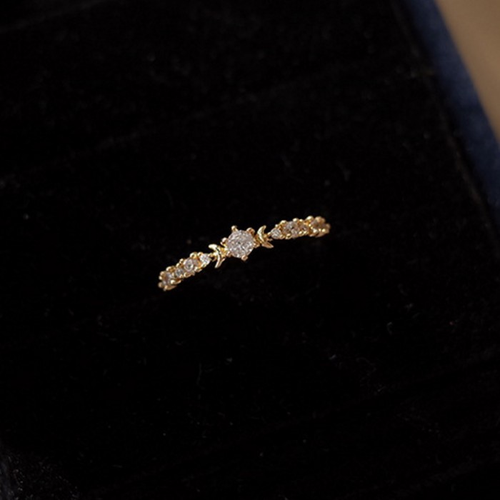 Moonstar Diamond Solitaire Engagement Ring SS0300 Moonstar Diamond Solitaire Engagement Ring SS0300