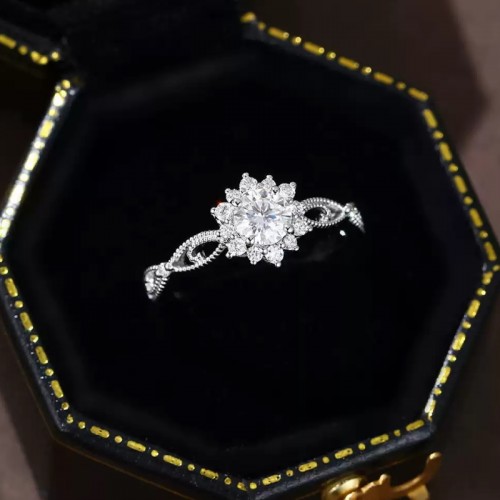 Vintage Cluster Diamond White Gold Ring SS0196