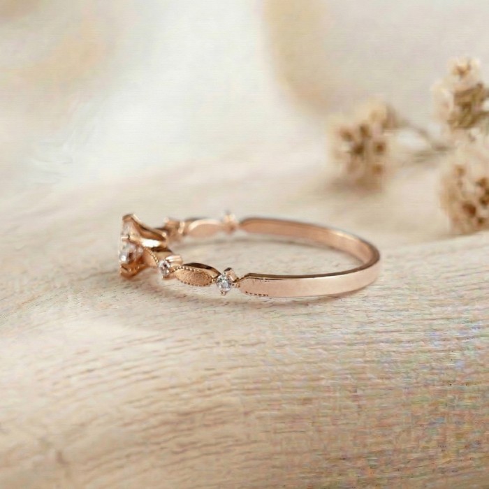 Vintage Style Proposal Engagement Diamond Ring