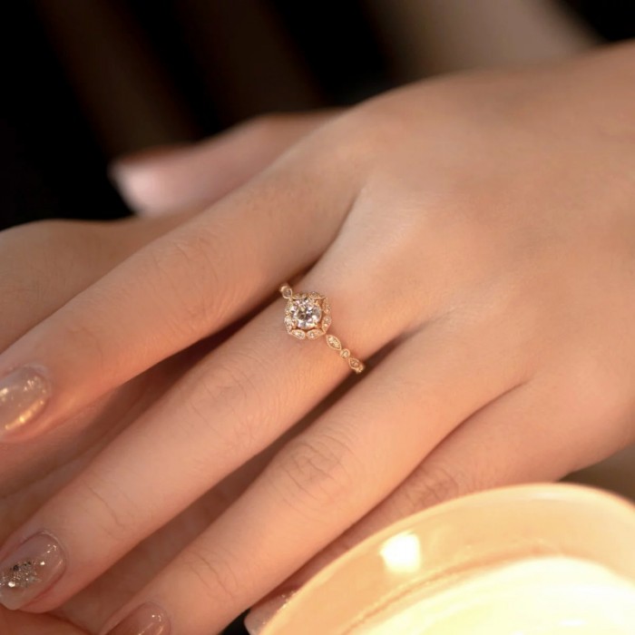 Diamond Vintage Ring 14K Yellow Gold SS0209 Diamond Vintage Ring 14K Yellow Gold SS0209