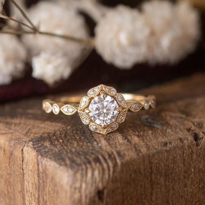 Diamond Vintage Ring 14K Yellow Gold SS0209 Diamond Vintage Ring 14K Yellow Gold SS0209