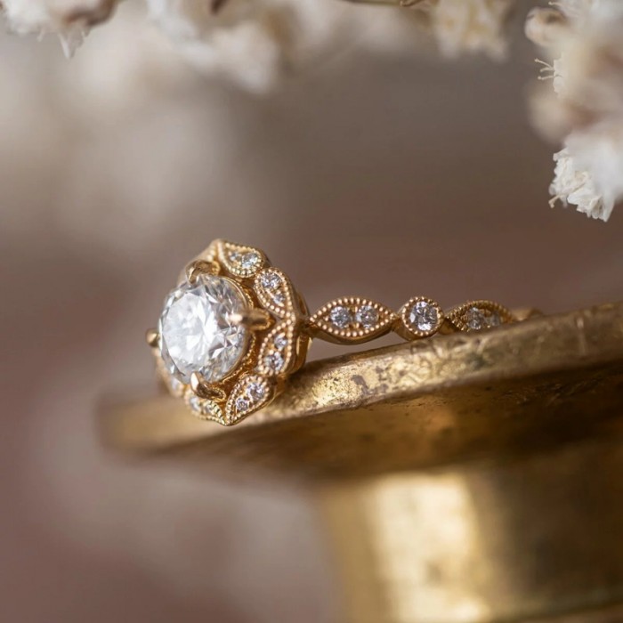 Diamond Vintage Ring 14K Yellow Gold SS0209 Diamond Vintage Ring 14K Yellow Gold SS0209
