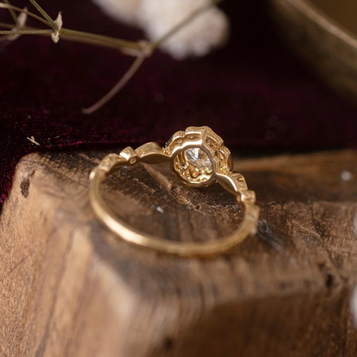 Diamond Vintage Ring 14K Yellow Gold SS0209 Diamond Vintage Ring 14K Yellow Gold SS0209