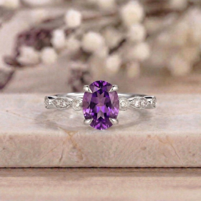 Oval Ametist Ve Pırlanta Vintage Tektaş Yüzük