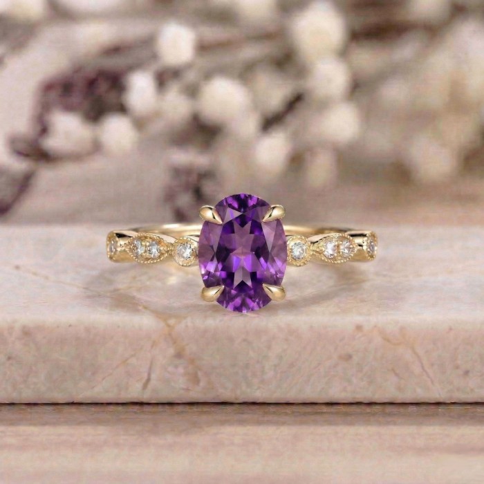 Oval Ametist Ve Pırlanta Vintage Tektaş Yüzük