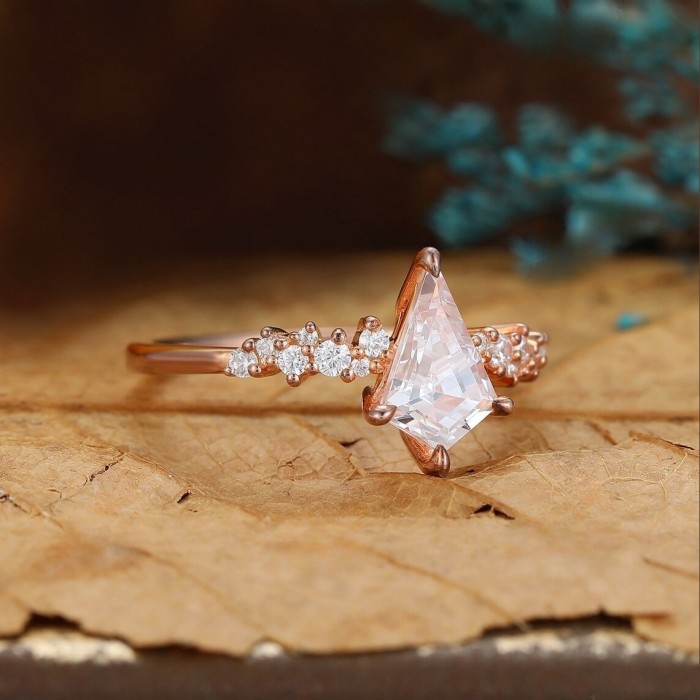 Asimetrik Yüzük Kite Beyaz Aquamarin Ve Pırlanta 