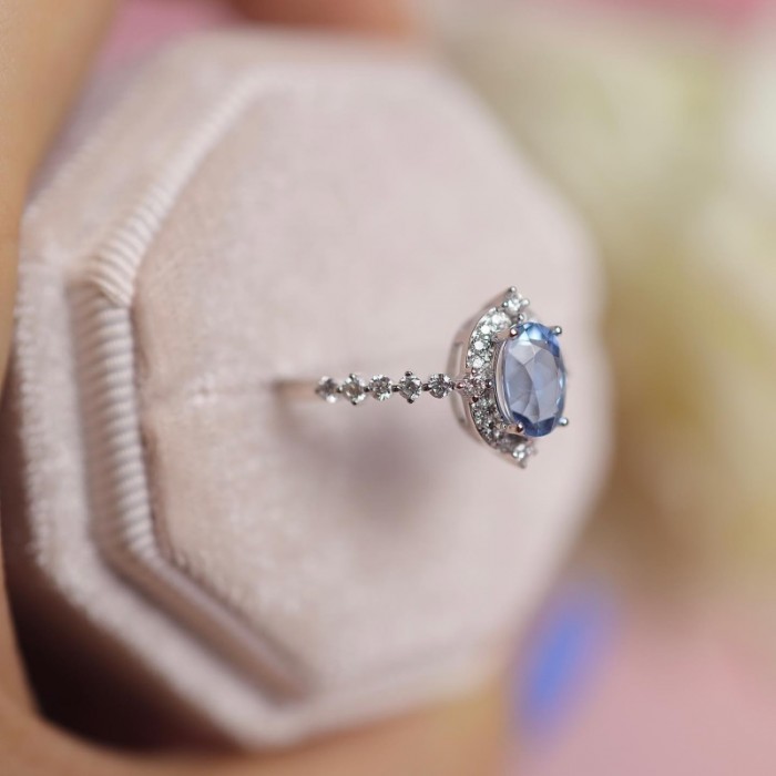 Natural Oval Aquamarine & Diamond Ring SS0246 Natural Oval Aquamarine & Diamond Ring SS0246