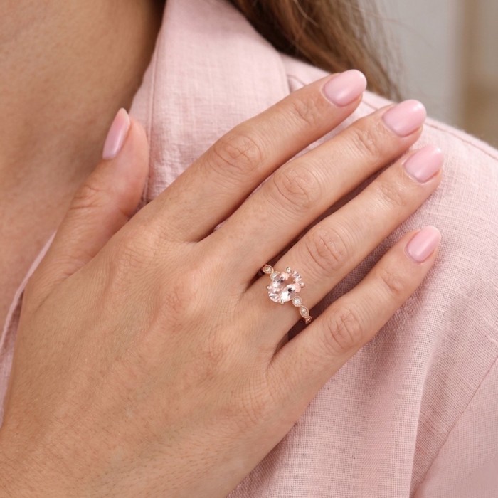 Oval Morganit Taşlı Pırlanta Tektaş Yüzük