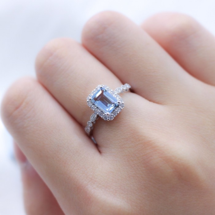 Emerald Cut Aquamarine & Diamond Ring SS0105 Emerald Cut Aquamarine & Diamond Ring SS0105