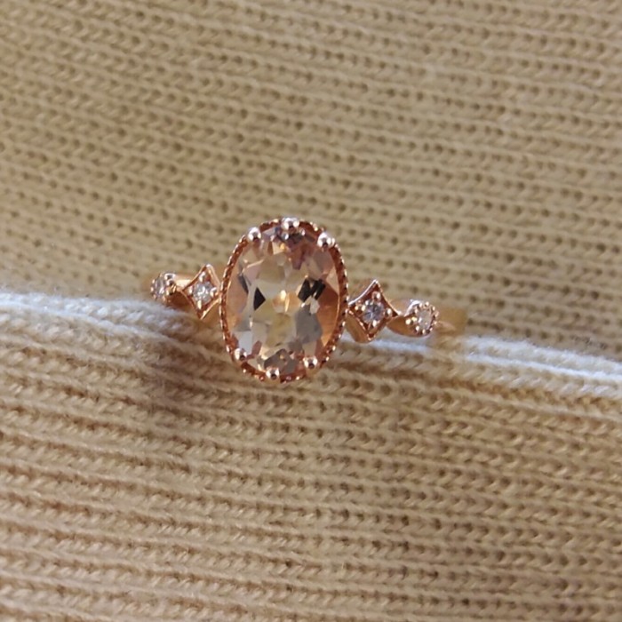 Oval Morganit Ve Pırlanta Tasarım Yüzük SS0142 Oval Morganit Ve Pırlanta Tasarım Yüzük SS0142