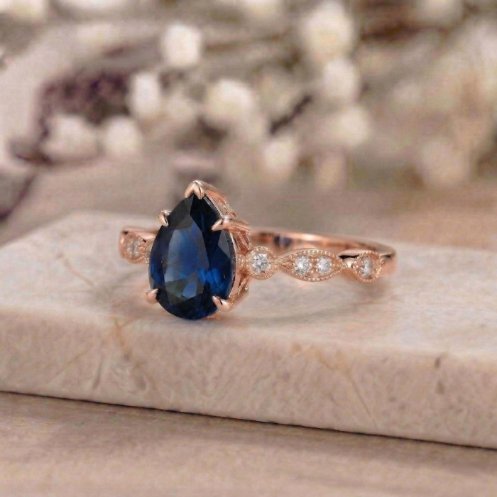 Su Damlası Safir Taşlı Pırlantalı Vintage Yüzük