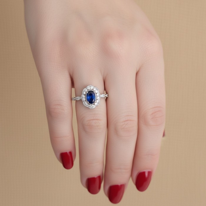 Halo Design Sapphire & Diamond Vintage Ring