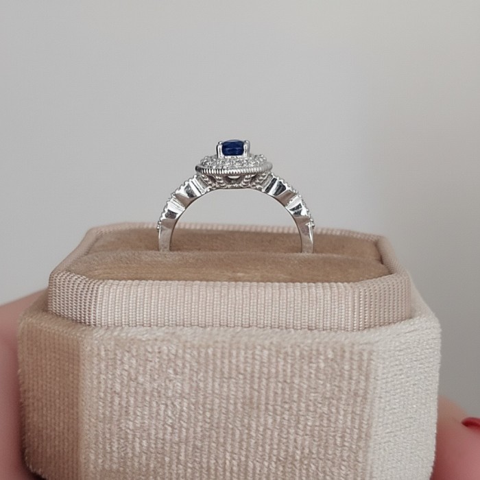 Halo Design Sapphire & Diamond Vintage Ring