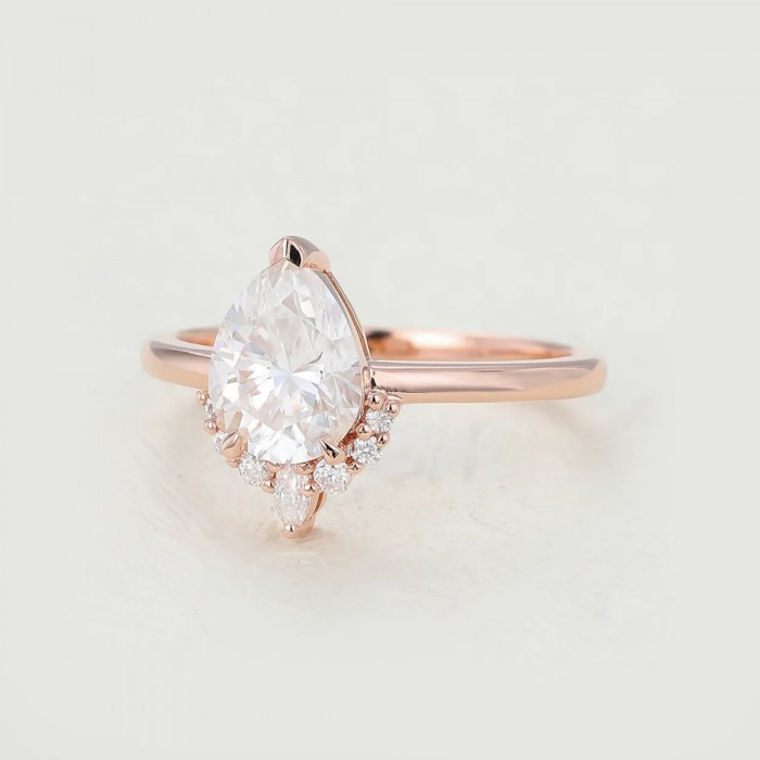 Damla Beyaz Topaz Ve Pırlanta Yüzük SS0177