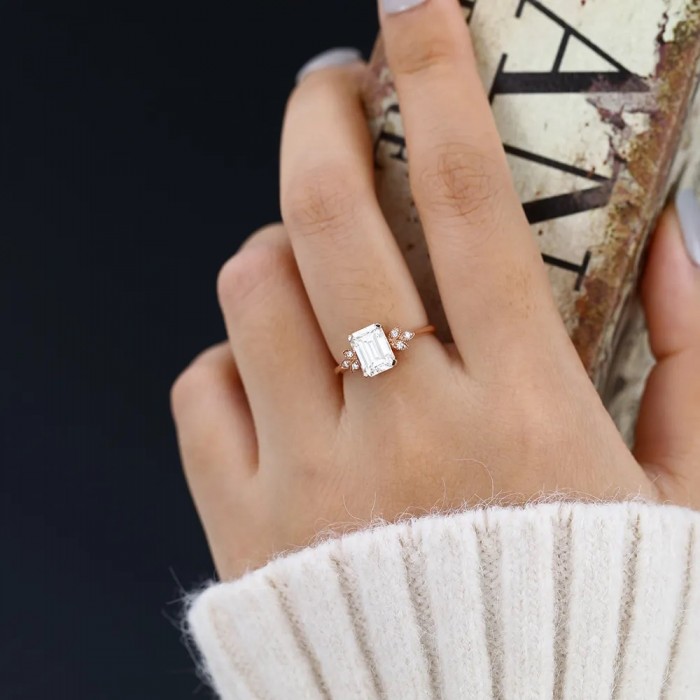 Octagon Beyaz Topaz Ve Pırlanta Yaprak Yüzük SS0200 Octagon Beyaz Topaz Ve Pırlanta Yaprak Yüzük SS0200