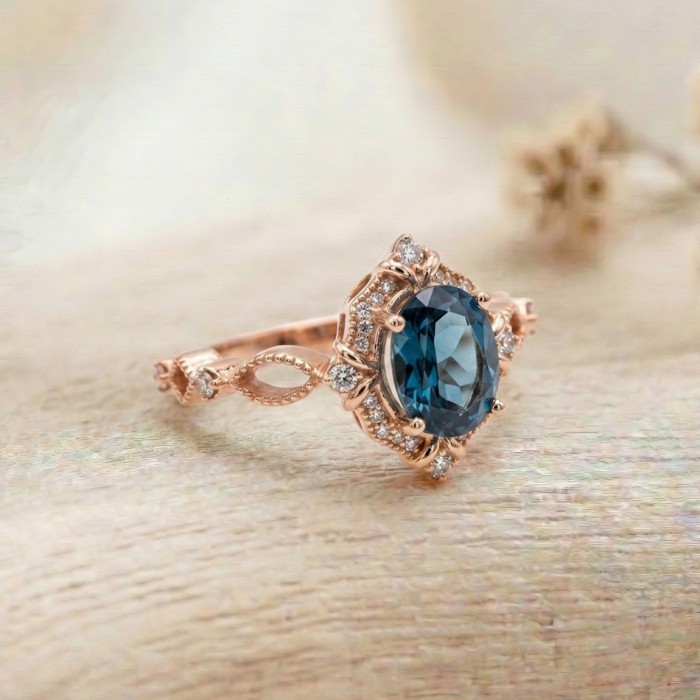 London Blue Topaz Ve Pırlanta Vintage Yüzük London Blue Topaz Ve Pırlanta Vintage Yüzük