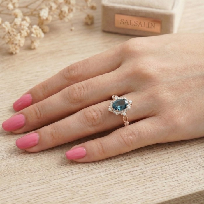 London Blue Topaz Ve Pırlanta Vintage Yüzük London Blue Topaz Ve Pırlanta Vintage Yüzük
