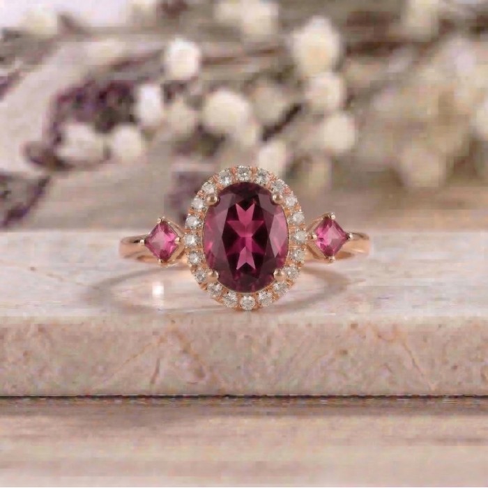 Pembe Turmalin Ve Pırlanta Halo Model Yüzük