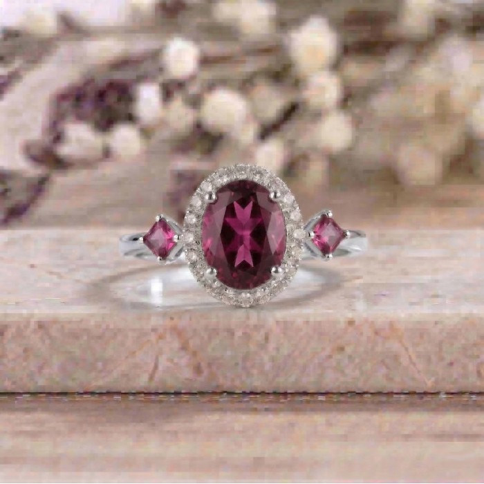 Pembe Turmalin Ve Pırlanta Halo Model Yüzük