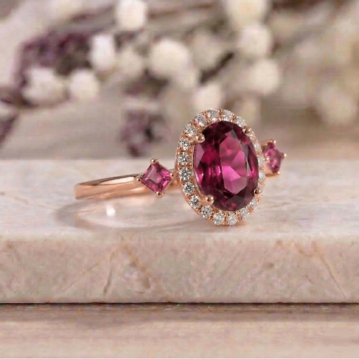 Pembe Turmalin Ve Pırlanta Halo Model Yüzük