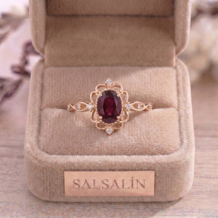 Yakut Ve Pırlanta Vintage Tasarım Altın Yüzük