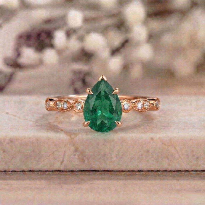 Vintage Tasarım Yüzük Zümrüt Ve Pırlantalı 