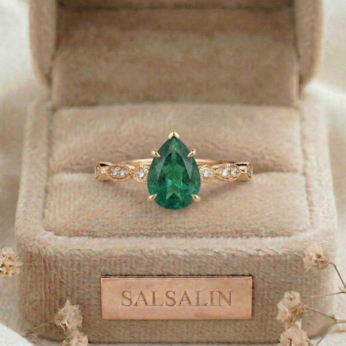 Vintage Tasarım Yüzük Zümrüt Ve Pırlantalı 