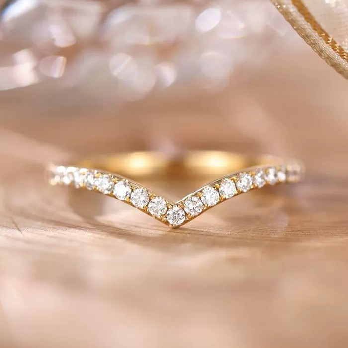 V Shape Diamond Gold Band Ring SS0305