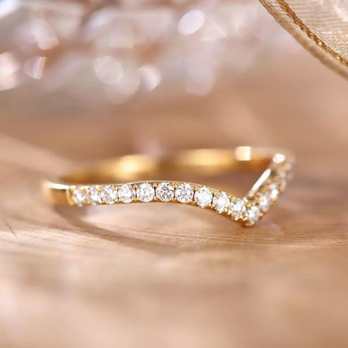 V Shape Diamond Gold Band Ring SS0305