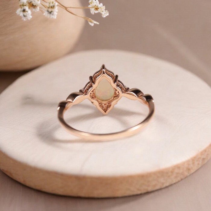 Damla Opal Ve Pırlanta Vintage Yüzük SS0351 Damla Opal Ve Pırlanta Vintage Yüzük SS0351