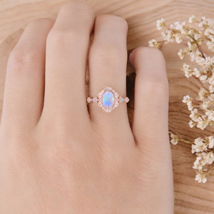 Oval Opal Ve Pırlanta Vintage Tasarım Yüzük 