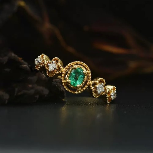Natural Emerald And Diamond Vintage Ring SS0032