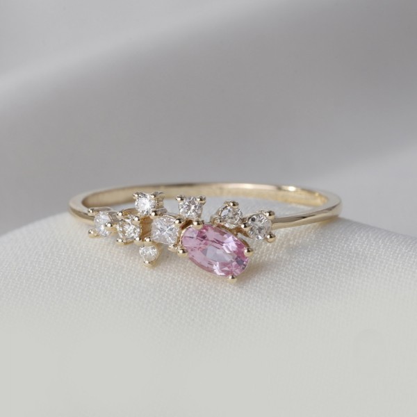 Oval Pembe Safir Ve Pırlanta Asimetrik Yüzük SS0248