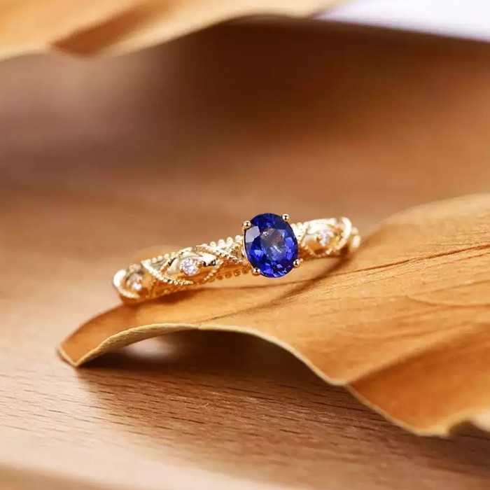 Mavi Safir Ve Pırlantalı Vintage Tasarım Yüzük SS0083